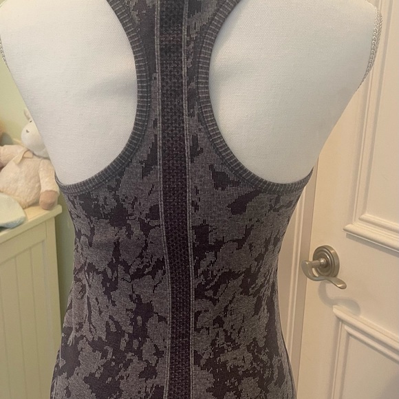 Stella Elyse Athletic Tank Top - Picture 13 of 14